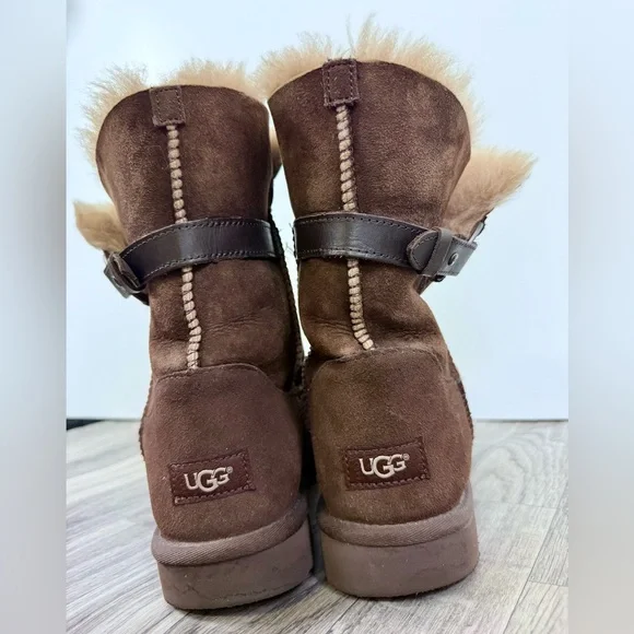 UGG Chocolate Brown Winter Boots - Picture 6 of 8